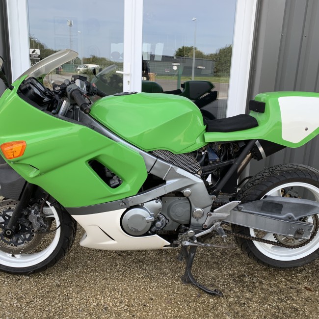 Kawasaki 600 ZZR