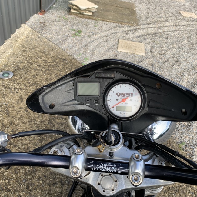 Triumph 955I Speed triple