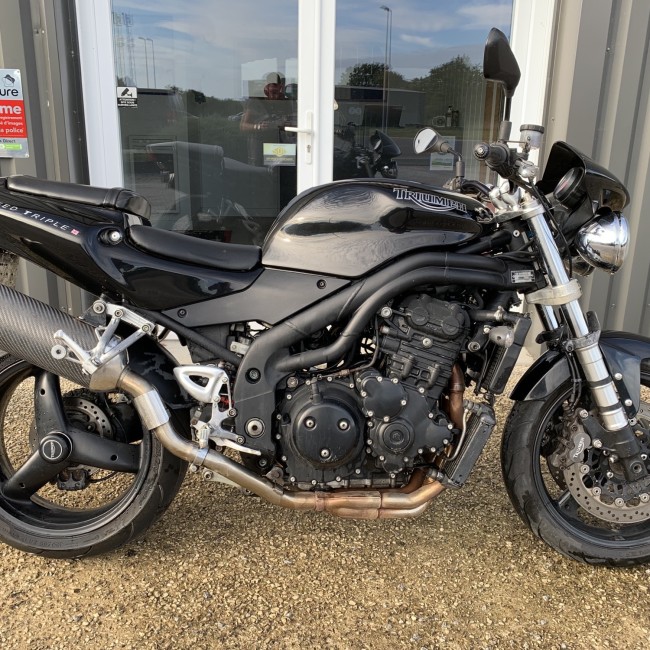 Triumph 955I Speed triple