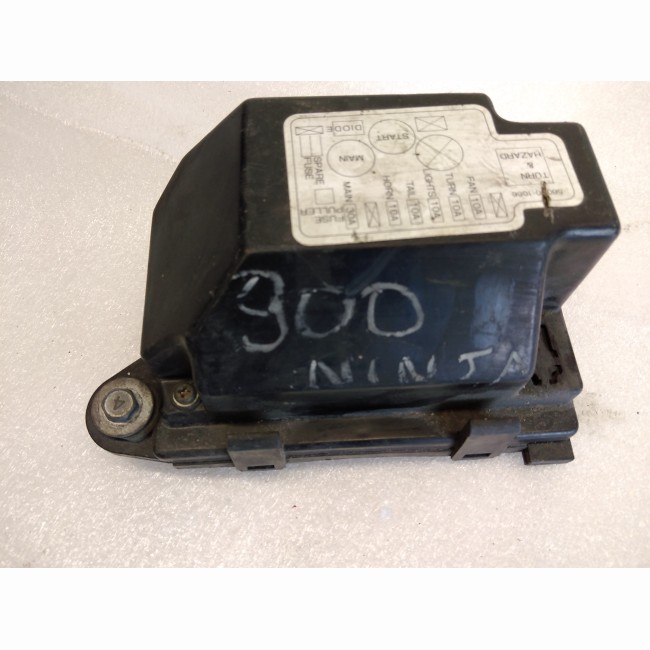 Boitier de fusibles Kawasaki 900 GPZ NINJA