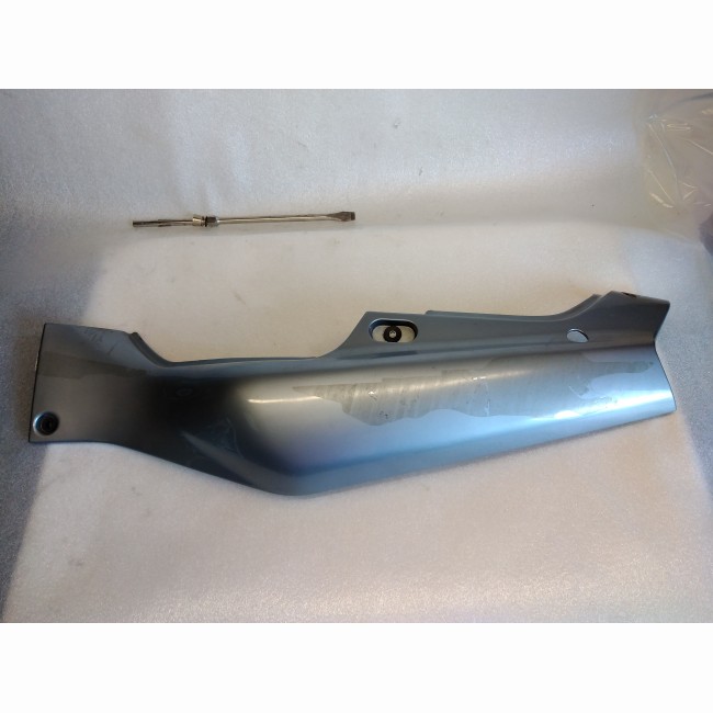 Flanc arrière gauche Suzuki 750 GSXR