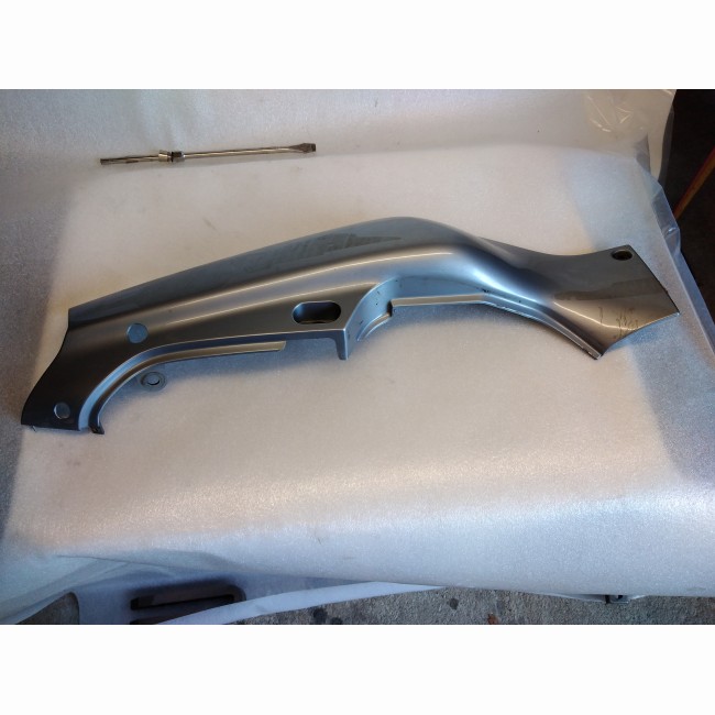 Flanc arrière gauche Suzuki 750 GSXR