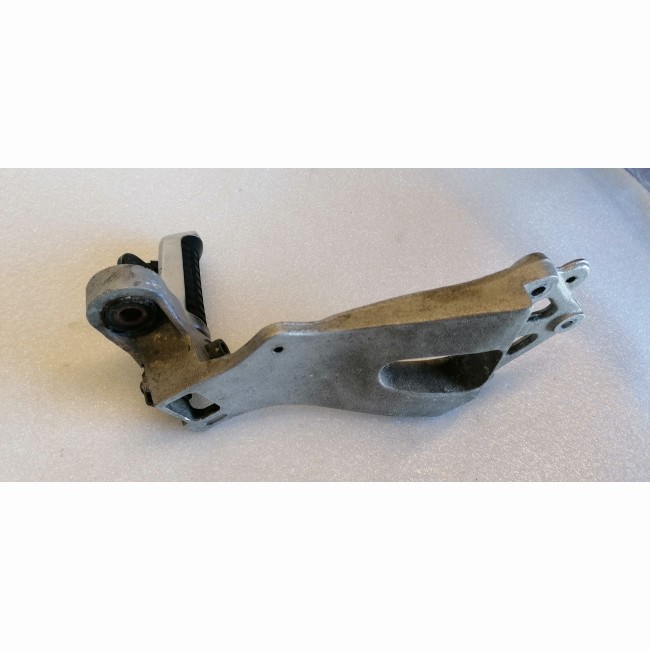 Platine passager droite Suzuki 1100 GSXR