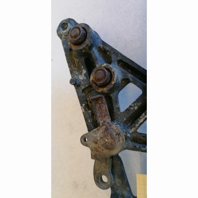 Platine repose pied droite Kawasaki 750 GPZX