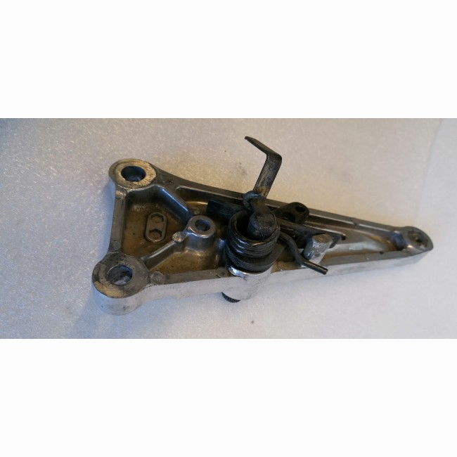 Platine repose pied pilote droite Honda 125 CB TWIN