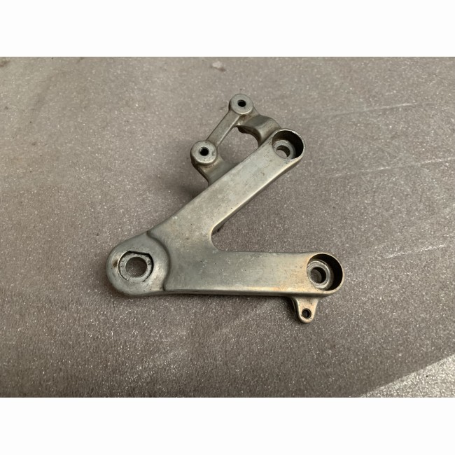 Platine repose pied pilote droite Honda 900 CBR