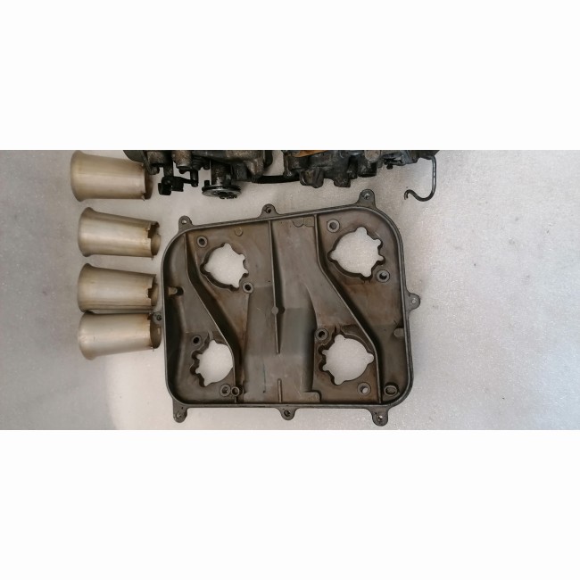 Rampe carburateurs Honda 750 VFR RC36