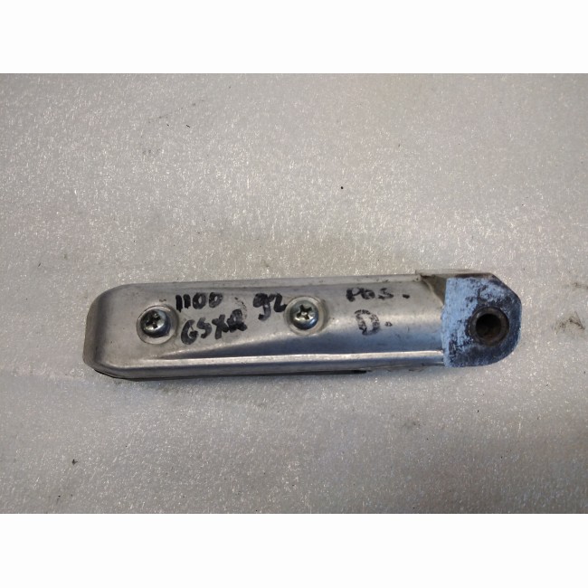 Repose pied passager droit Suzuki 1100 GSXR